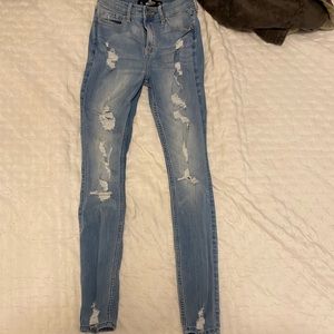 Hollister curvy high rise super skinny- W25 L30